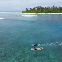 Finnimas Surfcamp Maldives，位于ThimarafushiThimarafushi Airport - TMF附近的酒店