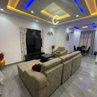 3 bedroom luxury apt with pool and gym in Ikeja GRA，位于Murtala Muhammed International Airport穆尔塔拉·穆罕默德国际机场 - LOS附近的酒店