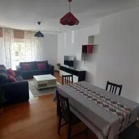 Excelente piso de 3 habitaciones dobles, 2 baños y terraza 30 mts，位于纳龙的酒店