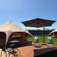 Dolina Królów Czersk glamping pole namiotowe，位于Czersk的酒店