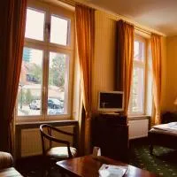 Waren Müritz Hotel Harmonie,位于瓦伦的酒店