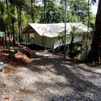 Volcano Tenorio Glamping Ranch - 3 Tents，位于Rio Celeste的酒店