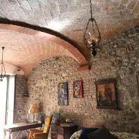 Old school Bacedasco B&B，位于Vernasca的酒店
