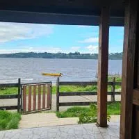 Lodge playa pupelde, Ancud，位于Mecura的酒店