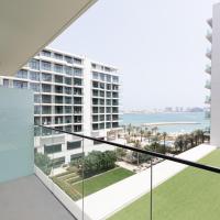 3BR Apartment with City and Beach Views at Address Residences Marassi，位于穆哈拉格巴林国际机场 - BAH附近的酒店