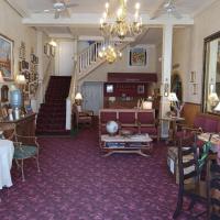 Historic Palace Hotel，位于银城格兰特县机场 - SVC附近的酒店