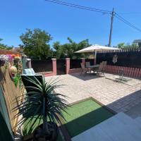 Căsuța Urșilor , Năvodari，位于Sibioara米哈尤丘纠尼洽奴国际机场附近的酒店