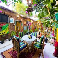peace garden hostel & camp，位于卢克索卢克索国际机场 - LXR附近的酒店