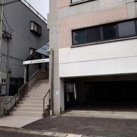 HOTEL Calmplace，位于苅田町北九州机场 - KKJ附近的酒店
