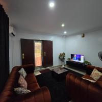 Geomatics Consult Lodge，位于乌约Calabar Airport - CBQ附近的酒店