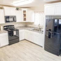 Mid-Century, Traditional Home near El Paso Airport，位于埃尔帕索艾尔帕索机场 - ELP附近的酒店