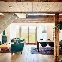 Modern Apartment On Historic Horse Farm，位于Jonstorp的酒店
