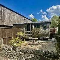 Bertie's Retreat，位于Foolow的酒店
