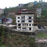 Premier Hideaway Hotel Bhedetar，位于Dharān BāzārBhojpur Airport - BHP附近的酒店