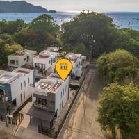 Mirame #4 - 3 Bedroom Villa Across from the Beach，位于科克的酒店