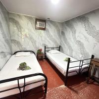 La Palapa Hut Nature Hostel，位于希门尼斯港Puerto Jimenez Airport - PJM附近的酒店