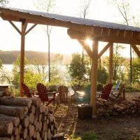 Conesus Lake Glamping With A View，位于Conesus的酒店