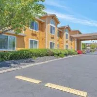 纳帕谷六旗探索王国品质酒店，位于瓦列霍的酒店