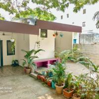 Annamaiah Guest House & Homestay - Tirupati - Home Food Service，位于蒂鲁帕蒂提鲁帕帝机场 - TIR附近的酒店