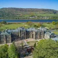 JA Mar Hall Glasgow Scotland，位于比索普顿的酒店