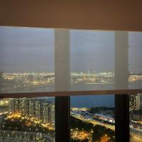 Seaview condo near airport and Disney Land，位于香港香港国际机场 - HKG附近的酒店
