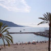 Loft 2 pi&egrave;ces vue mer dans vieille ville, plages &agrave; deux pas - FR-1-196-195，位于芒通的酒店