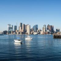 Modern Coastal City Stay Waterfront and Airport，位于波士顿洛根国际机场 - BOS附近的酒店