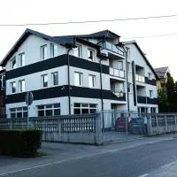 Deluxe apartments，位于萨拉热窝的酒店