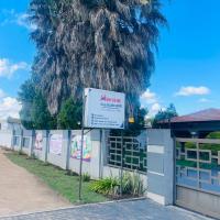 M2B guest lodge - Mum to be spa，位于梅富根姆马巴托国际机场 - MBD附近的酒店