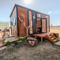Hermano Farm Stay by Tiny Away，位于Greenhills库拉机场 - CLH附近的酒店