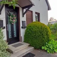 Gemütliche Ferienwohnung mit großer Dachterasse in gehobener Wohngegend,位于Halver的酒店