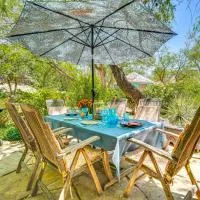 Casa Paloma Studio: Artsy & Airy w/ Hot Tub Access，位于Patagonia的酒店