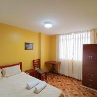 Hostel AyJ Familia Round Trip Airport Tr4nsfer Included，位于利马豪尔赫·查韦斯国际机场 - LIM附近的酒店