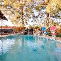 1-Acre Las Vegas Getaway Pool, Spa and Tennis Court，位于拉斯维加斯North Las Vegas Airport - VGT附近的酒店