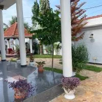 The Manor，位于洛美的酒店