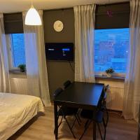 Central apartment close to city, campus, hospital，位于于默奥于默奥机场 - UME附近的酒店