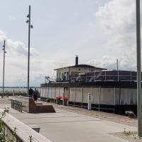Norrbyskär HouseBoat with a view!，位于韦斯特罗斯斯德哥尔摩韦斯特罗斯机场 - VST附近的酒店