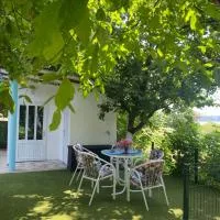 Kućerak kraj Dunava，位于Banoštor的酒店