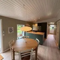 Cozy 6 person holiday home in Juelsminde - 5 minutes walk to the beach，位于森讷比的酒店