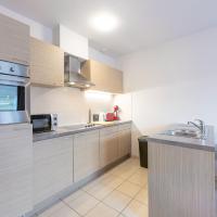 Ground-Floor Apartment, cleaning included，位于奥斯坦德奥斯坦德-布鲁日国际机场 - OST附近的酒店