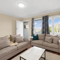 Rangeway Rescue - Older 3BR Home，位于杰拉尔顿杰拉尔顿机场 - GET附近的酒店