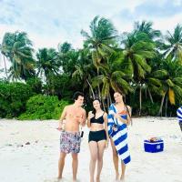 Blue Wave Hotel Maldives- Surf-fishing and beach -Free domestic transport when booked fullboard for a week，位于科卢马杜卢Dhaalu Airport - DDD附近的酒店