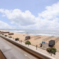 Beach Front Apartment Av dos Banhos，位于波瓦-迪瓦尔津的酒店