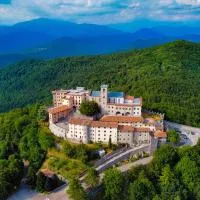 Hotel casa del pellegrino - Castelmonte,位于Castelmonte的酒店