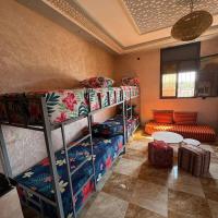 Chic Hostel Vibe - 6 Pax Max，位于马拉喀什马拉喀什梅内拉机场 - RAK附近的酒店