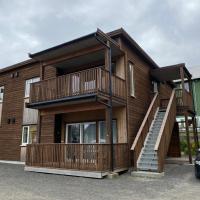 Central Lofoten Apartment - Sleeps 4，位于Vestvågøya莱克内斯机场 - LKN附近的酒店