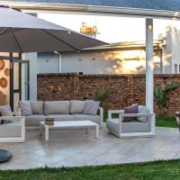 Stunning 3 bedroom house near Harare Airport -2297，位于哈拉雷哈拉雷国际机场 - HRE附近的酒店