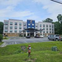 Comfort Suites New Bern near Cherry Point，位于新伯尔尼克雷恩县区域机场 - EWN附近的酒店