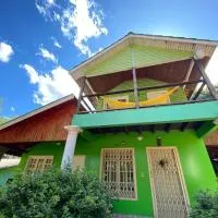 Cabaña del lago Doña Clara,位于埃斯特城的酒店