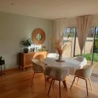 Maison spacieuse idéalement située en Bretagne，位于Romille的酒店